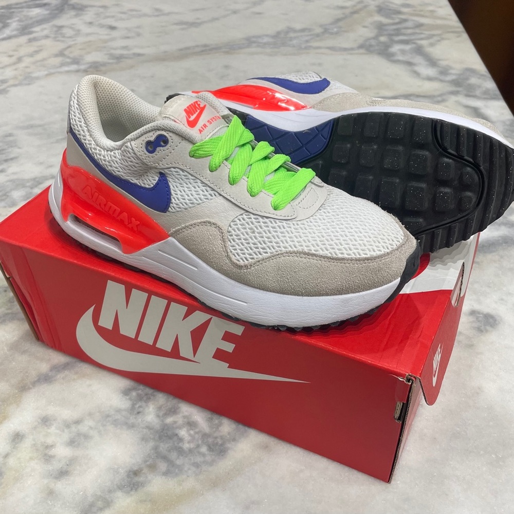 Women’s Nike Air Max Systm Shoes Size 8